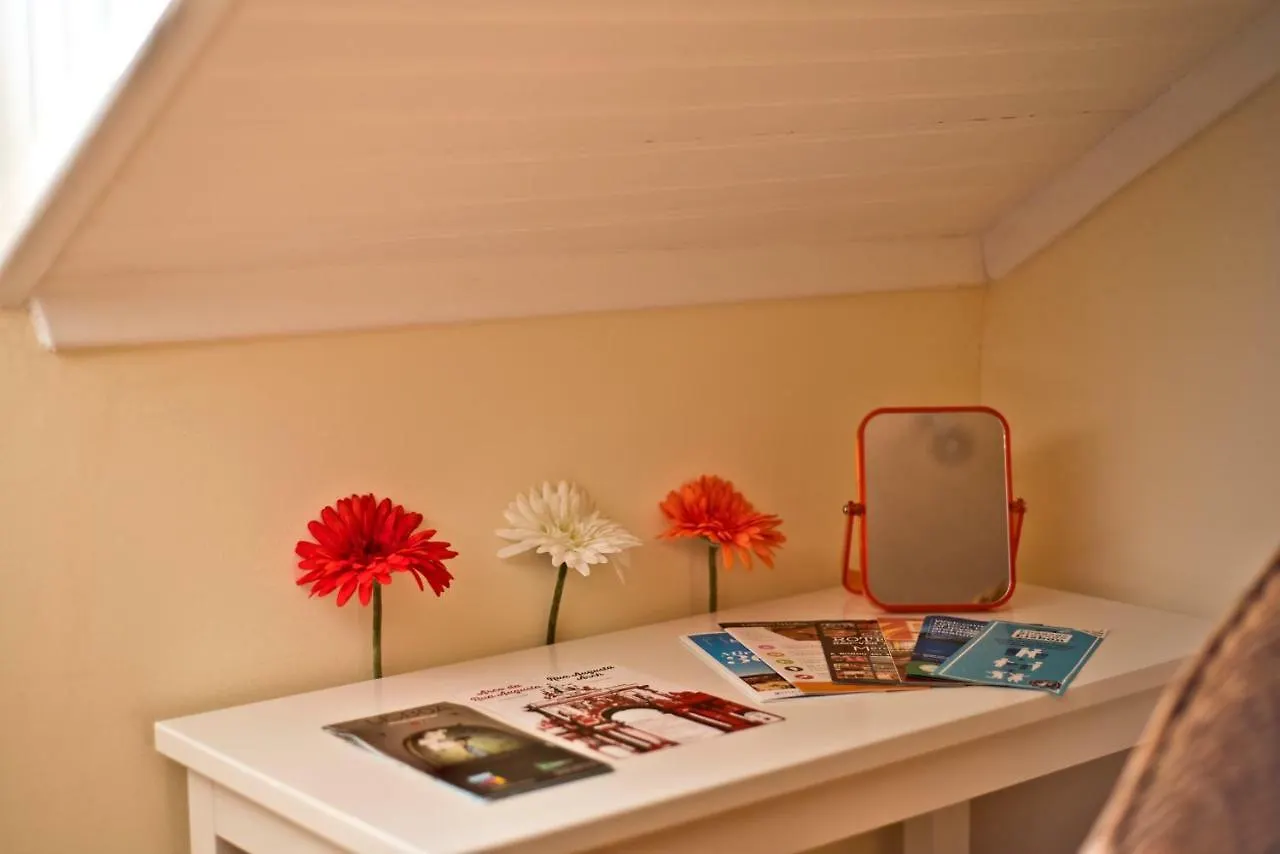 Old Town Loft Apartment Lisbon